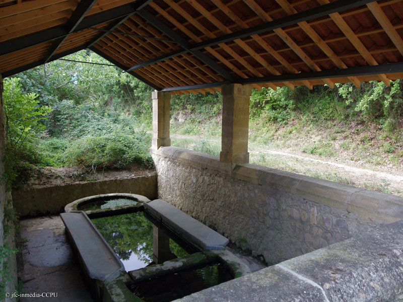 Collorgues Lavoir 03